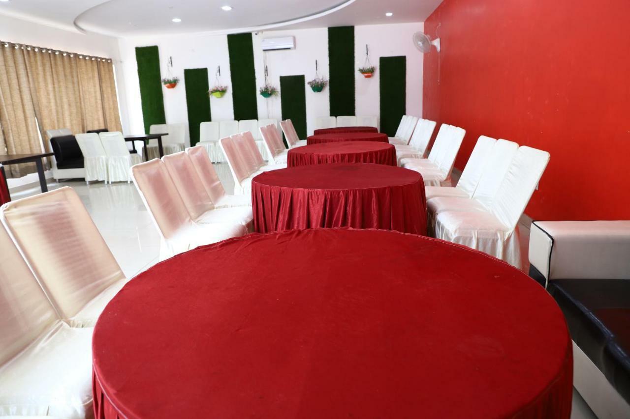 Diwan Hotel And Restaurant Surkhi Buitenkant foto