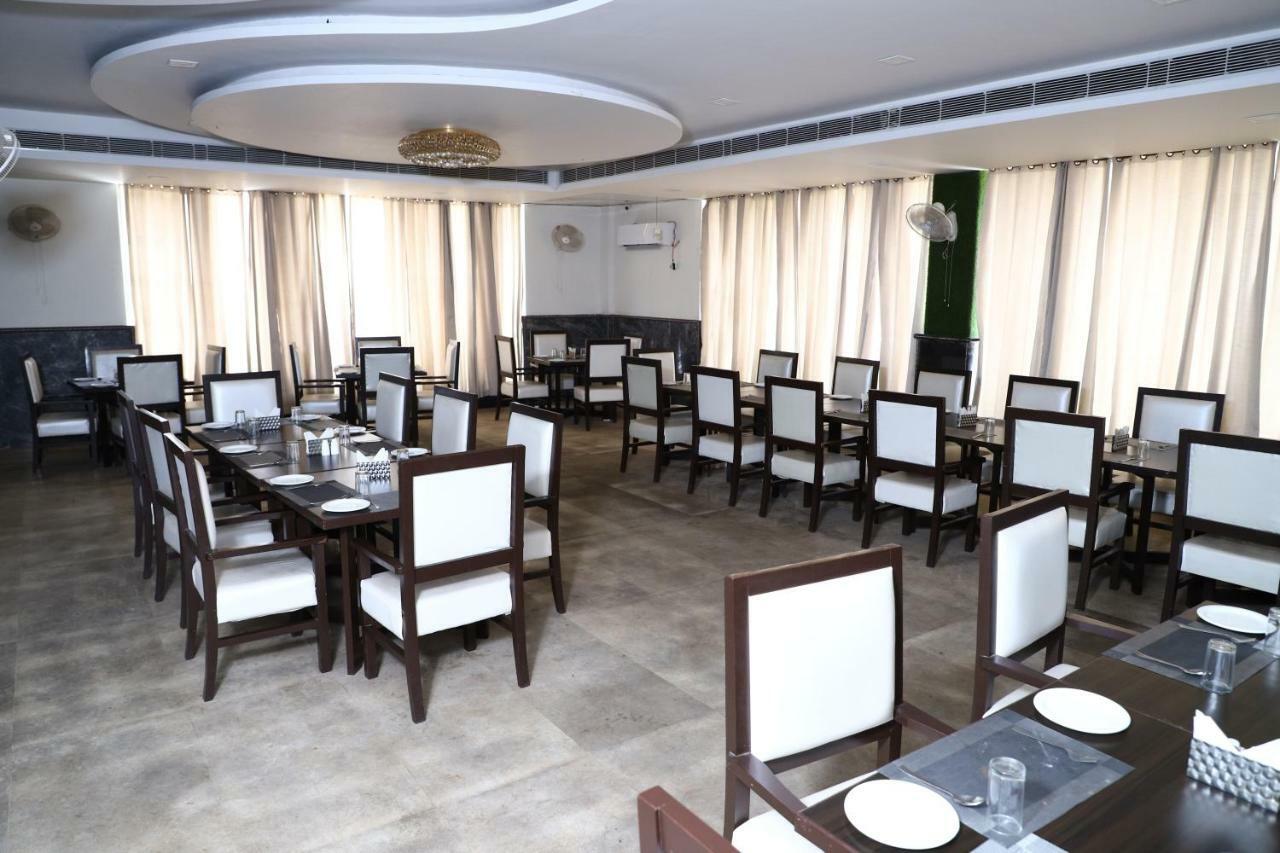 Diwan Hotel And Restaurant Surkhi Buitenkant foto
