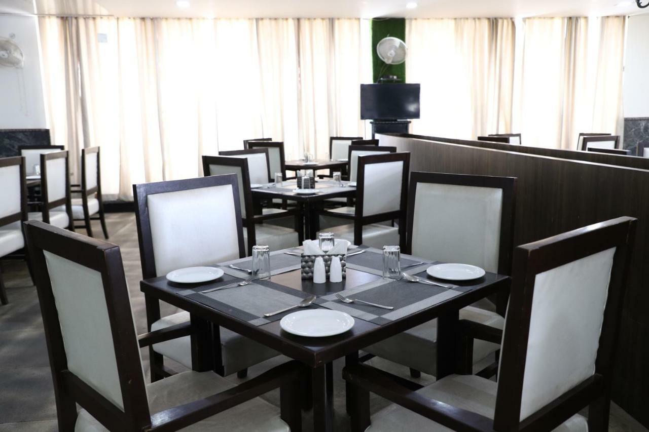 Diwan Hotel And Restaurant Surkhi Buitenkant foto