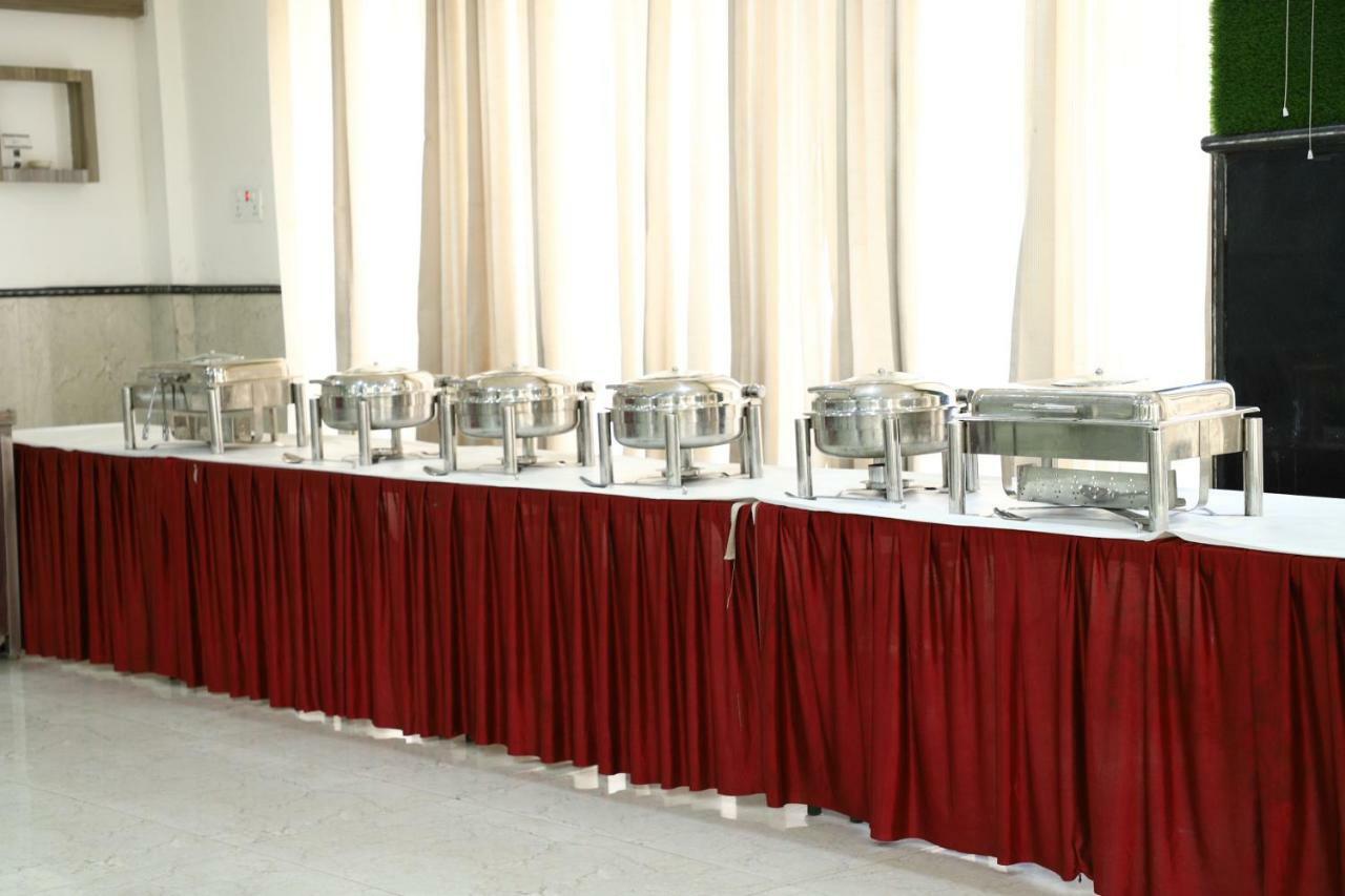 Diwan Hotel And Restaurant Surkhi Buitenkant foto
