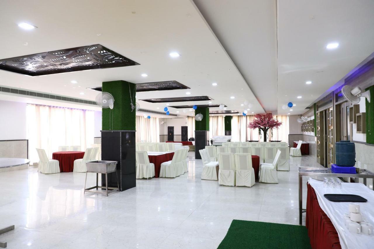 Diwan Hotel And Restaurant Surkhi Buitenkant foto
