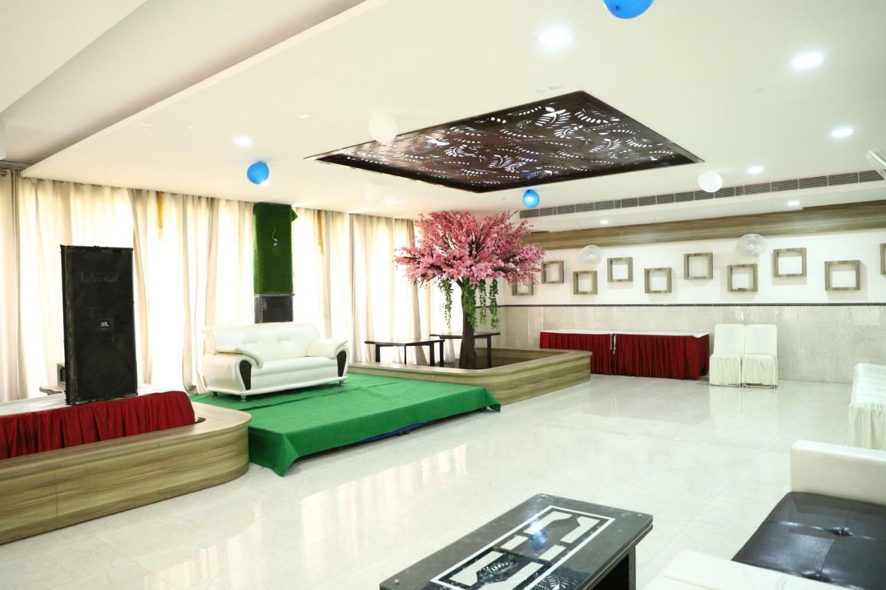 Diwan Hotel And Restaurant Surkhi Buitenkant foto