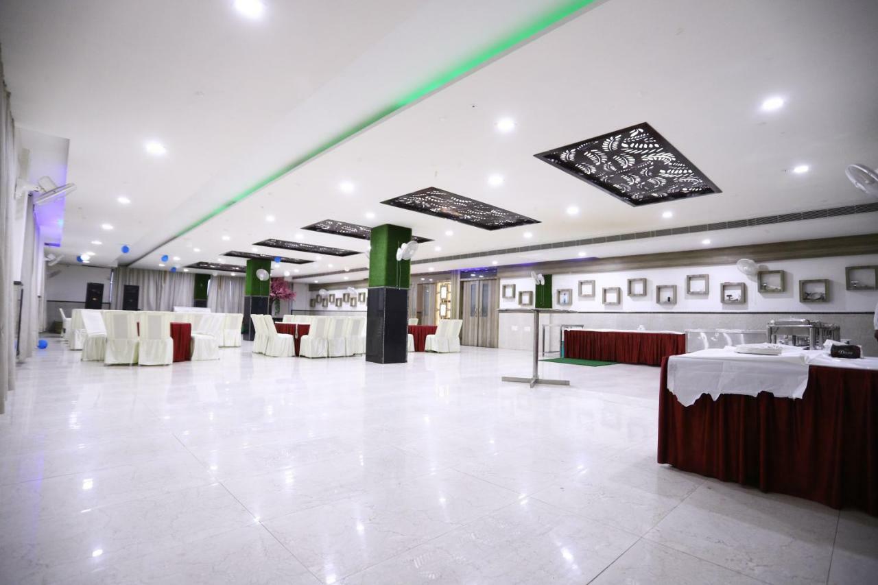 Diwan Hotel And Restaurant Surkhi Buitenkant foto