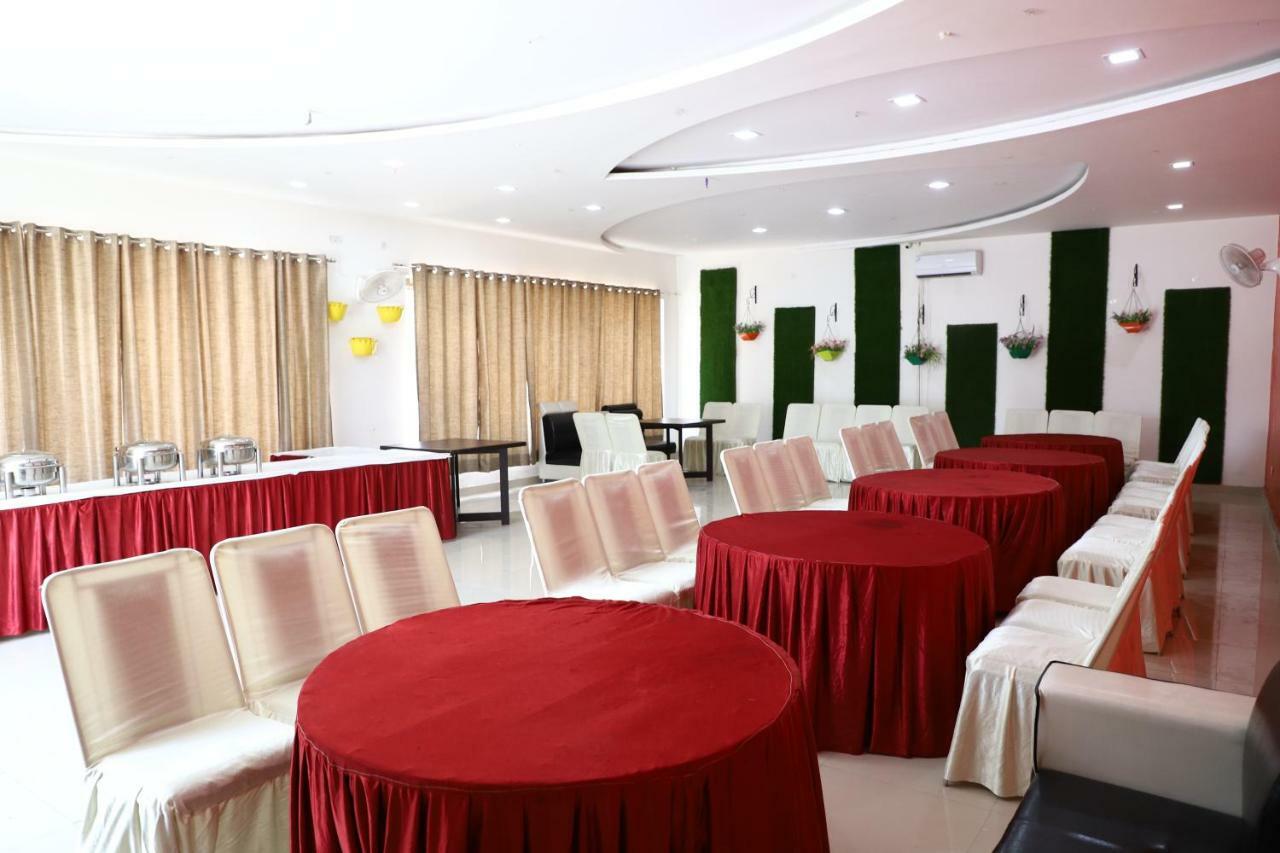 Diwan Hotel And Restaurant Surkhi Buitenkant foto