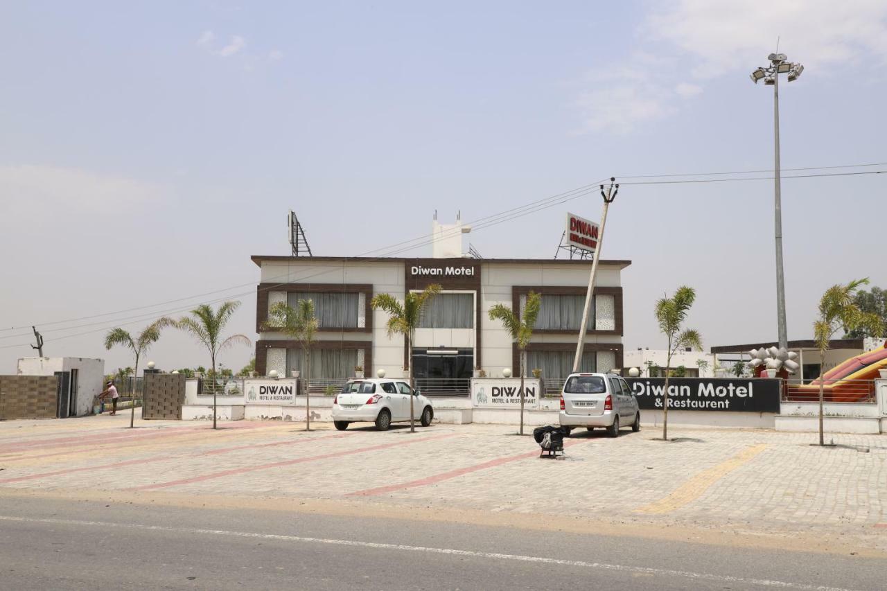 Diwan Hotel And Restaurant Surkhi Buitenkant foto