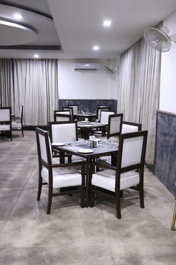 Diwan Hotel And Restaurant Surkhi Buitenkant foto